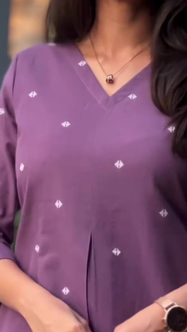 Pleated Buti Kurti