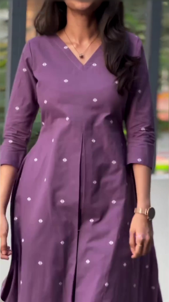 Pleated Buti Kurti